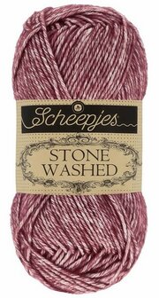 Scheepjes Stone Washed Garnet 810