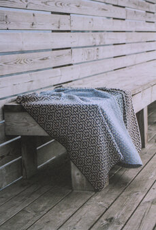 From the Sea to Sea Blanket van Scheepjes Whirl garen pakket - patroon staat in boek A Sea Story  - Lilla Bj&ouml;rn Crochet