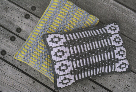 Day for 2 Pillows  van Scheepjes  Cunky Monkey - garen pakket - patroon staat in boek A Sea Story  - Lilla Björn Crochet