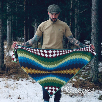 Landscapes Shawl Mal  J&auml;mtland Kleurstelling  van Scheepjes Scrumptious garen pakket.