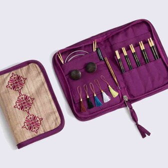 Lantern Moon Grace verwisselbare naaldenset 10cm in een prachtig rechthoekig stoffen etui paars
