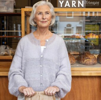 Chouquette Gardigan van Scheepjes Metropolis en Mohair Rhythm grijze kleurstelling garen pakket