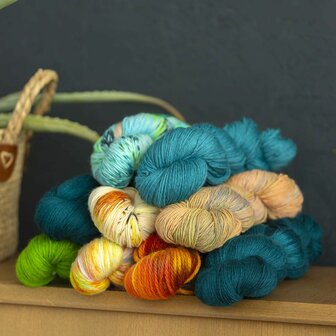 Scheepjes Nakid Series Undyed Pure Wool Fingering - 001