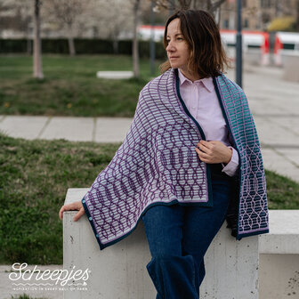 Shape Play MAL Shawl gehaakt van 2 Scheepjes Whirls en 1 Whirlette