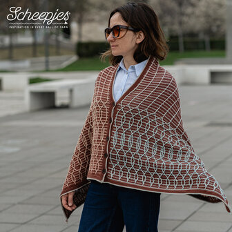 Shape Play MAL Shawl gehaakt van 4 Scheepjes Whirlette en 1 Whirl
