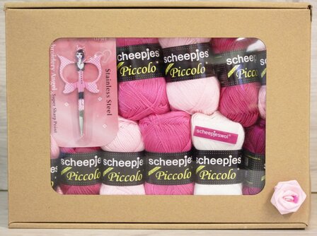 Piccolo pakket 1 roze: Scheepjes Piccolo 24 bollen + Gekleurd schaartje + Scheepjes labeltje in venster/bewaardoos