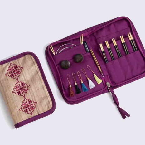 Lantern Moon Grace verwisselbare naaldenset 10cm in een prachtig rechthoekig stoffen etui paars