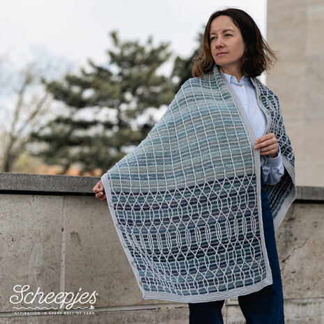 Shape Play MAL Shawl gehaakt van Scheepjes Unity