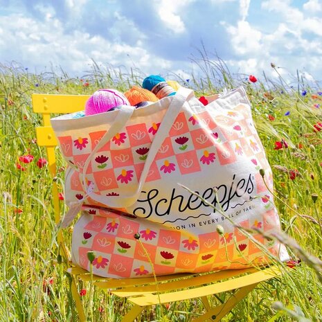 Earth kit Cotton Create Scheepjes CAL2025 Universe in Bloom Gratis met  tote bag met prachtige print en stekenmarkeerders.