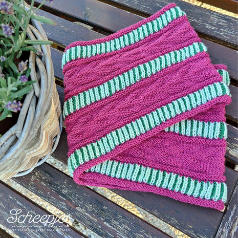 Among the Vines Cowl Scrumptious‑versie garen pakket