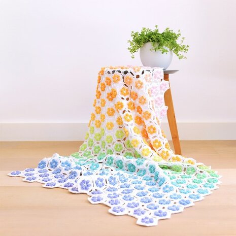 Flower Shower Blanket van Scheepjes Whirl en Cotton 8 compleet deken haakpakket