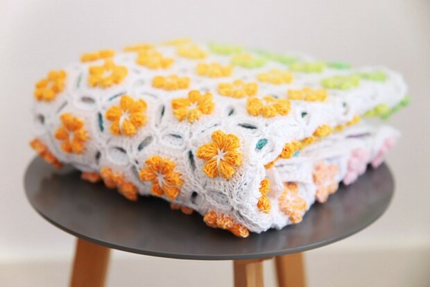 Flower Shower Blanket van Scheepjes Whirl en Cotton 8 compleet deken haakpakket