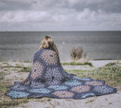 Quiet Moments Blanket van Scheepjes Merino Soft garen pakket - patroon staat in boek A Sea Story - Lilla Björn Crochet Quiet Moments Blanket van Scheepjes Merino Soft garen pakket - patroon staat in boek A Sea Story - Lilla Björn Crochet