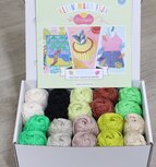 Scheepjes Catona kleur pakket 9 verpakt in origineel Scheepjes doosje + 2 klein maar fijn boekjes Scheepjes Catona kleur pakket 9 verpakt in origineel Scheepjes doosje + 2 klein maar fijn boekjes